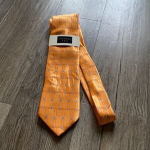 NEW Covington 100% Silk Executive Tie Burnt Orange Geometric Pattern
